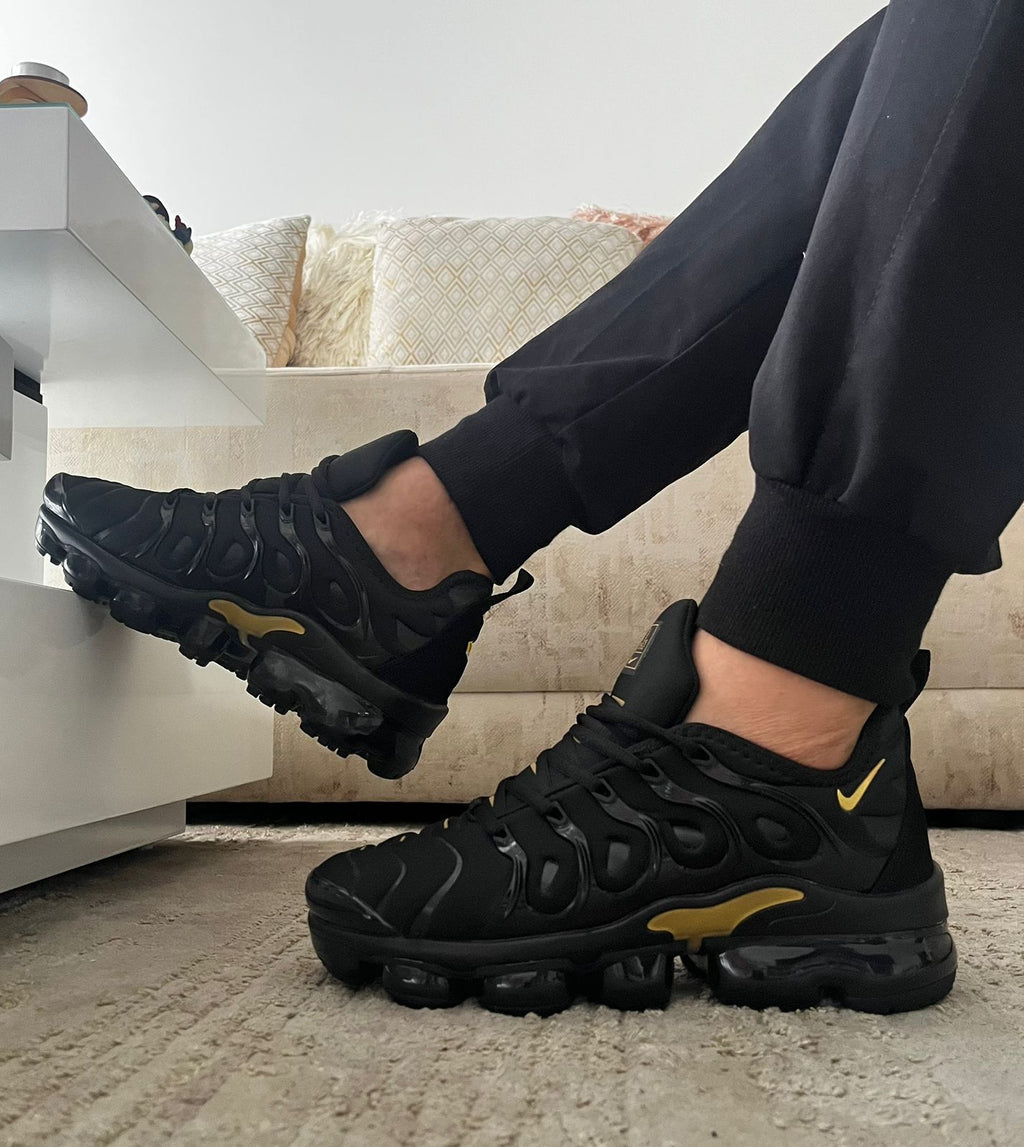 NIKE AIR VAPORMAX PLUS HOMBRE 4️⃣0️⃣al4️⃣4️⃣