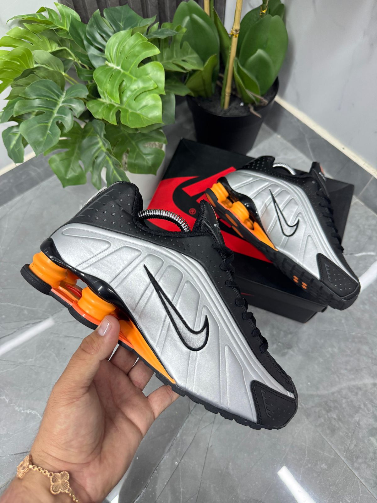 NIKE SHOX DE HOMBRE 4️⃣0️⃣al4️⃣4️⃣